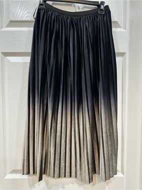 Pleated Ombre Midi Skirt - Black to Taupe